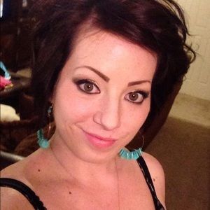 Meet your Posher, Cerissa